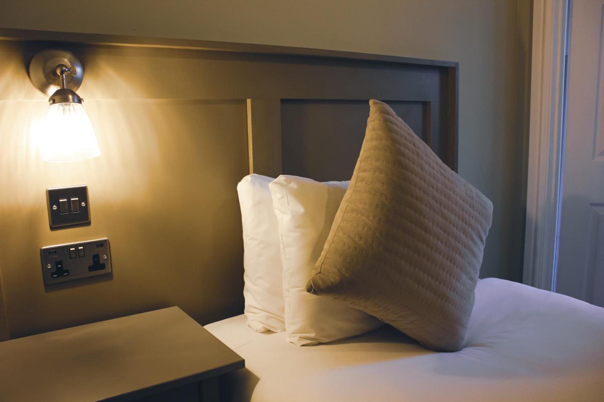 Hotel The Kings Arms Swindon Zewnętrze zdjęcie