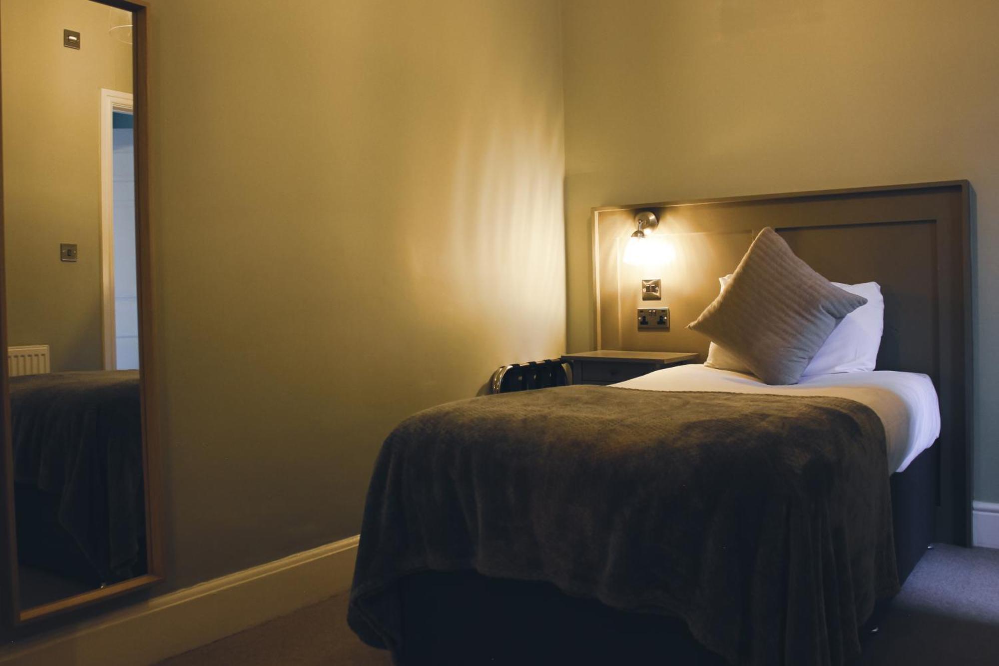 Hotel The Kings Arms Swindon Zewnętrze zdjęcie