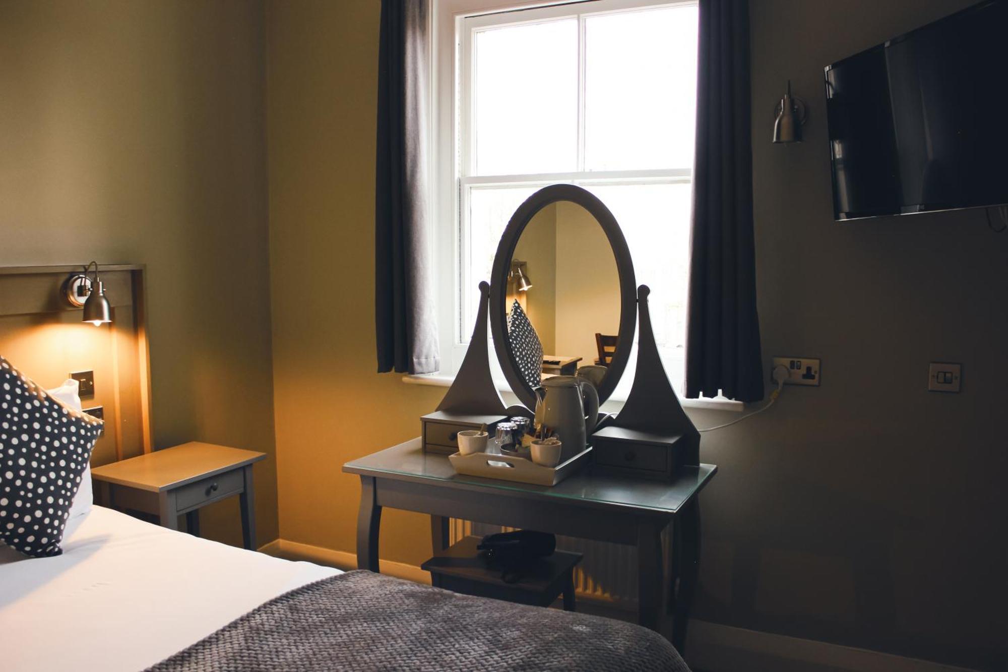 Hotel The Kings Arms Swindon Zewnętrze zdjęcie