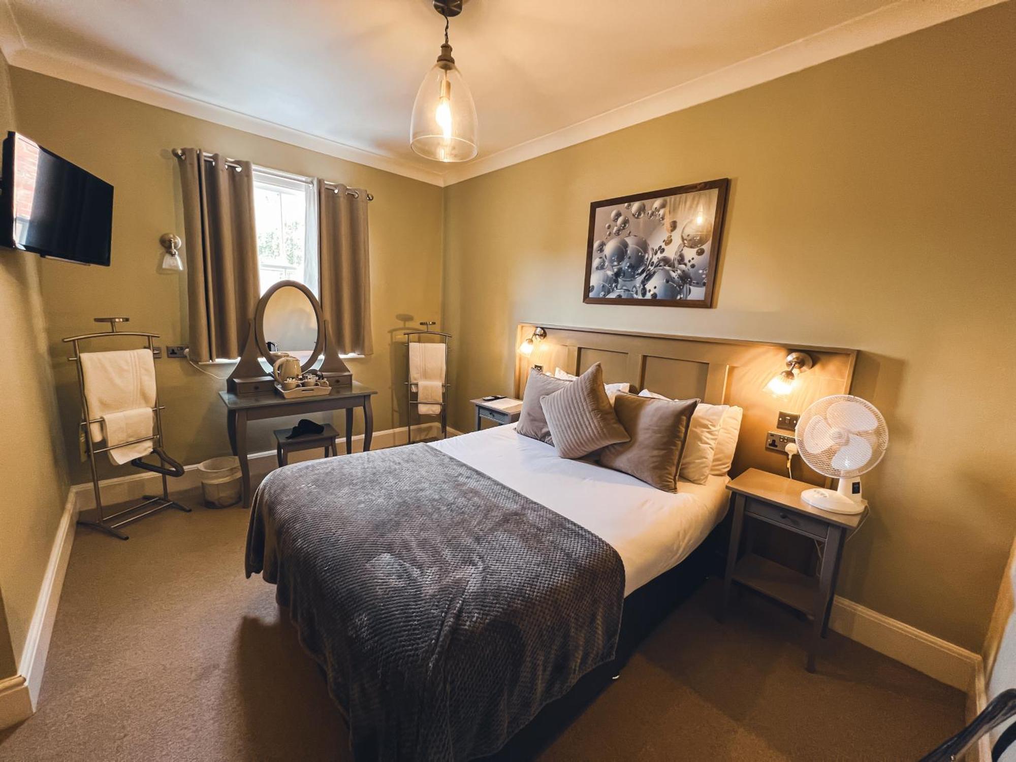 Hotel The Kings Arms Swindon Zewnętrze zdjęcie